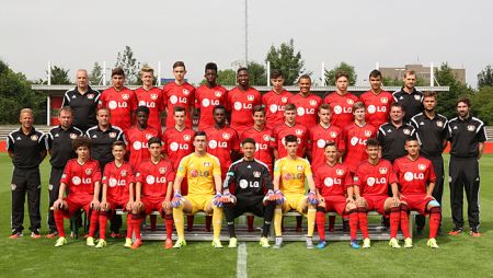 Mannschaftsbild Bayer 04 Leverkusen